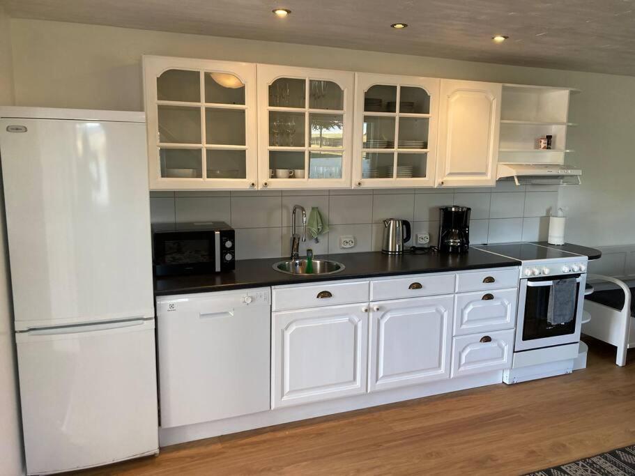 Fin Laegenhet Mitt Pa Bjaerehalvoen Appartement Båstad Buitenkant foto